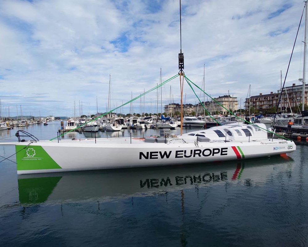 Vízre került Weöres Szabolcs IMOCA-ja